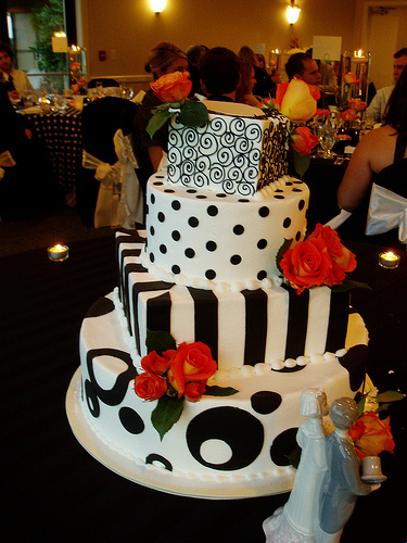 Glam Black and White Wedding Cake