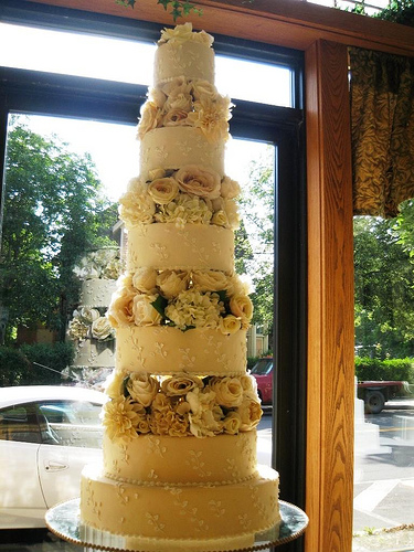 Amazing Six-Tier Wedding Cake