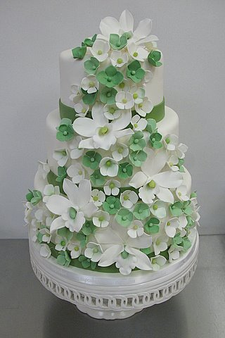 Pretty Green and White Spring Wedding Cakes