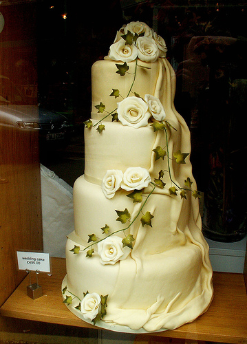 Ivy-Covered Wedding Cake Pictures
