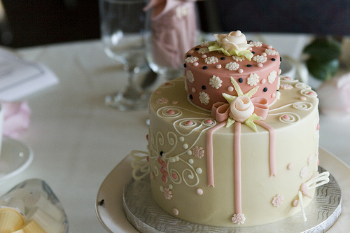 Pink and Cream Wedding Cake Pictures