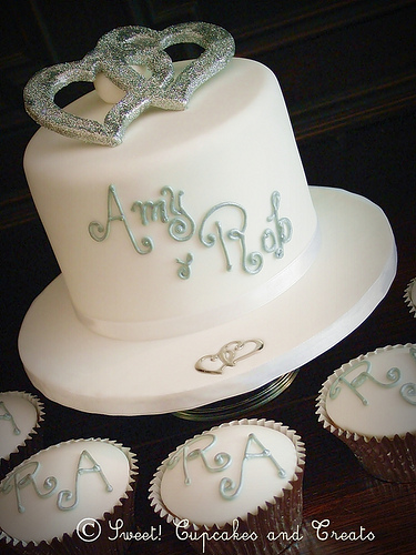 Silver and White Wedding Cake Pictures