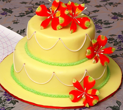 Wedding Cake Pictures - Yellow Wedding Cakes