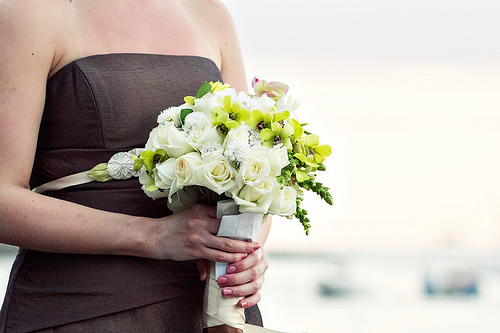 white-green-wedding-flowers