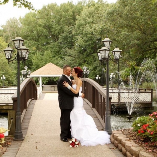 Real Wedding Pictures - Avital and Brett Kissing