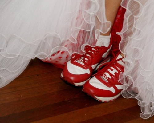 Real Wedding Pictures - Avital's Red Sneakers
