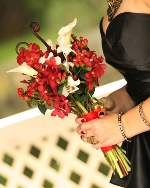 Real Wedding Pictures - Avital's Bridal Bouquet