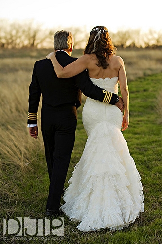 Real Wedding Pictures - Katherine and Ian Strolling