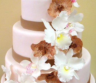 wedding cakes with flowers